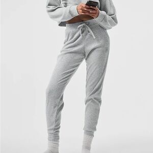 ALO YOGA MUSE SWEATPANTS
